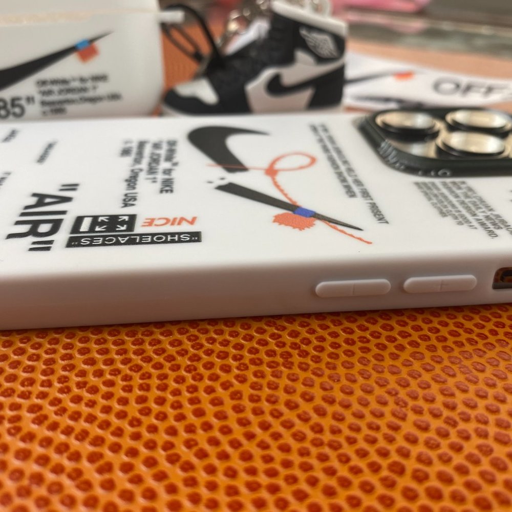 White iPhone 11/12/13/Pro/Pro Max and AirPods Gen 1/2/Pro/3/Pro 2nd Cases Set - Picture 5 of 6